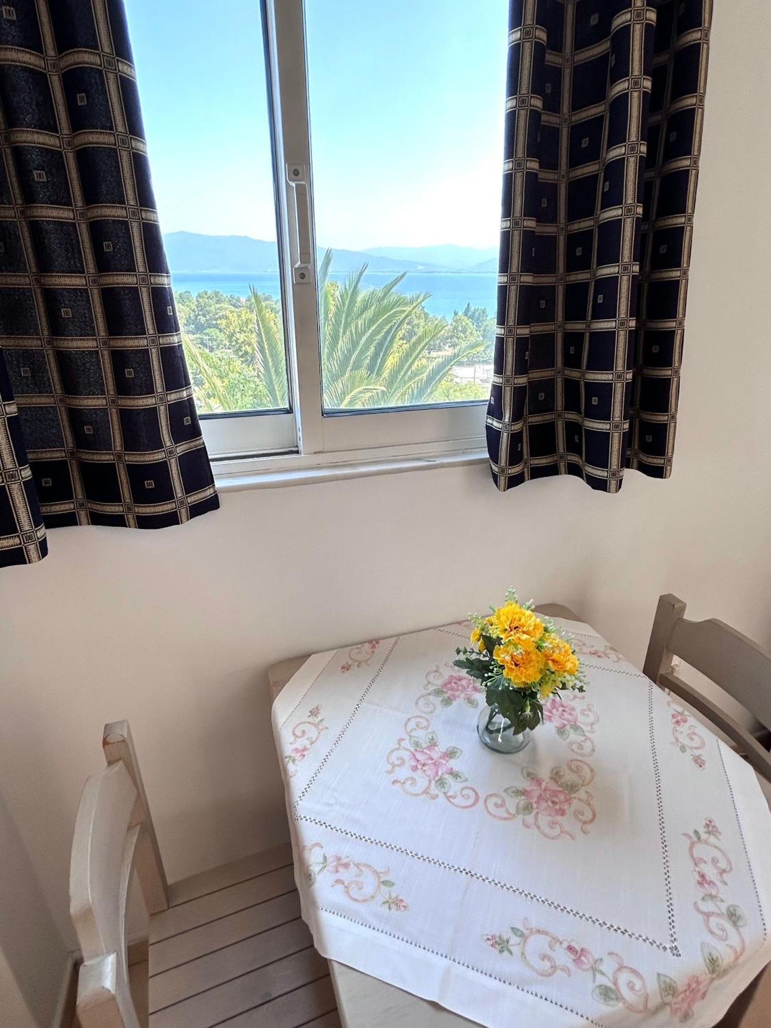 Bay Holiday Hotel & Spa Karavomilos  Екстер'єр фото