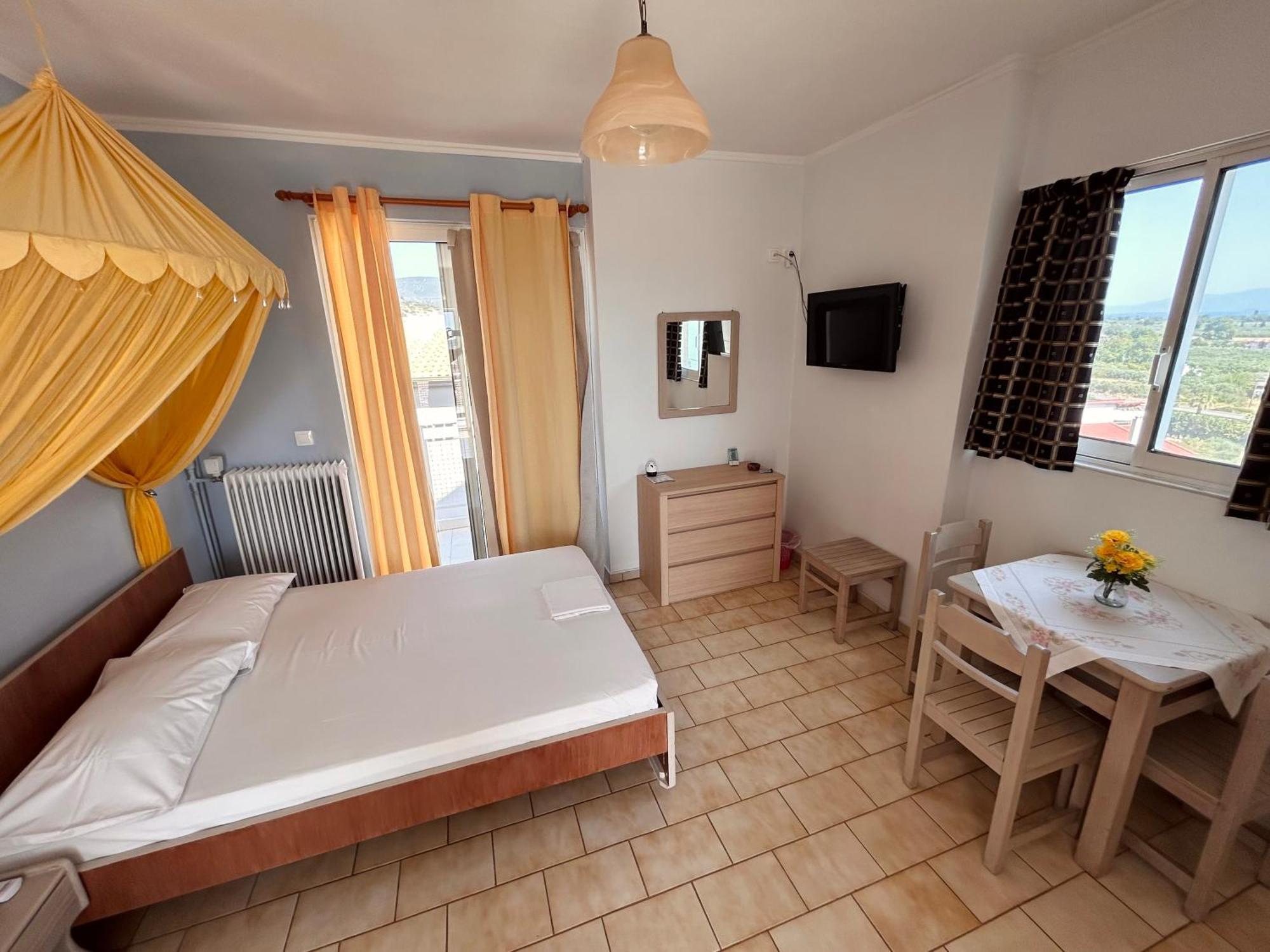 Bay Holiday Hotel & Spa Karavomilos  Екстер'єр фото